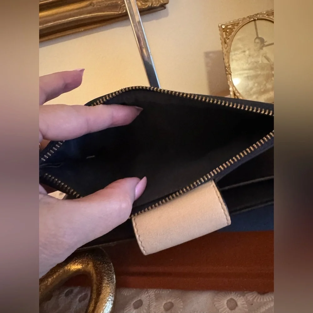 Coach Women's Wallet in Black and Tan - Picture 7 of 12